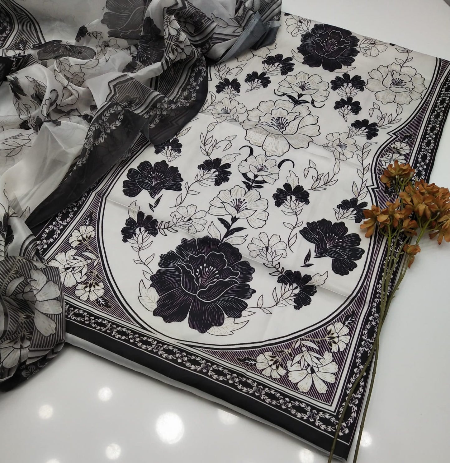 3pc &nbsp;Shamooz Silk Fabric detail*&nbsp;